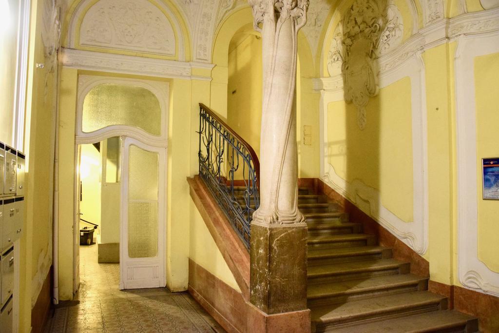 Binder-Home Stylish Studios Budapest/Parliament Exterior photo